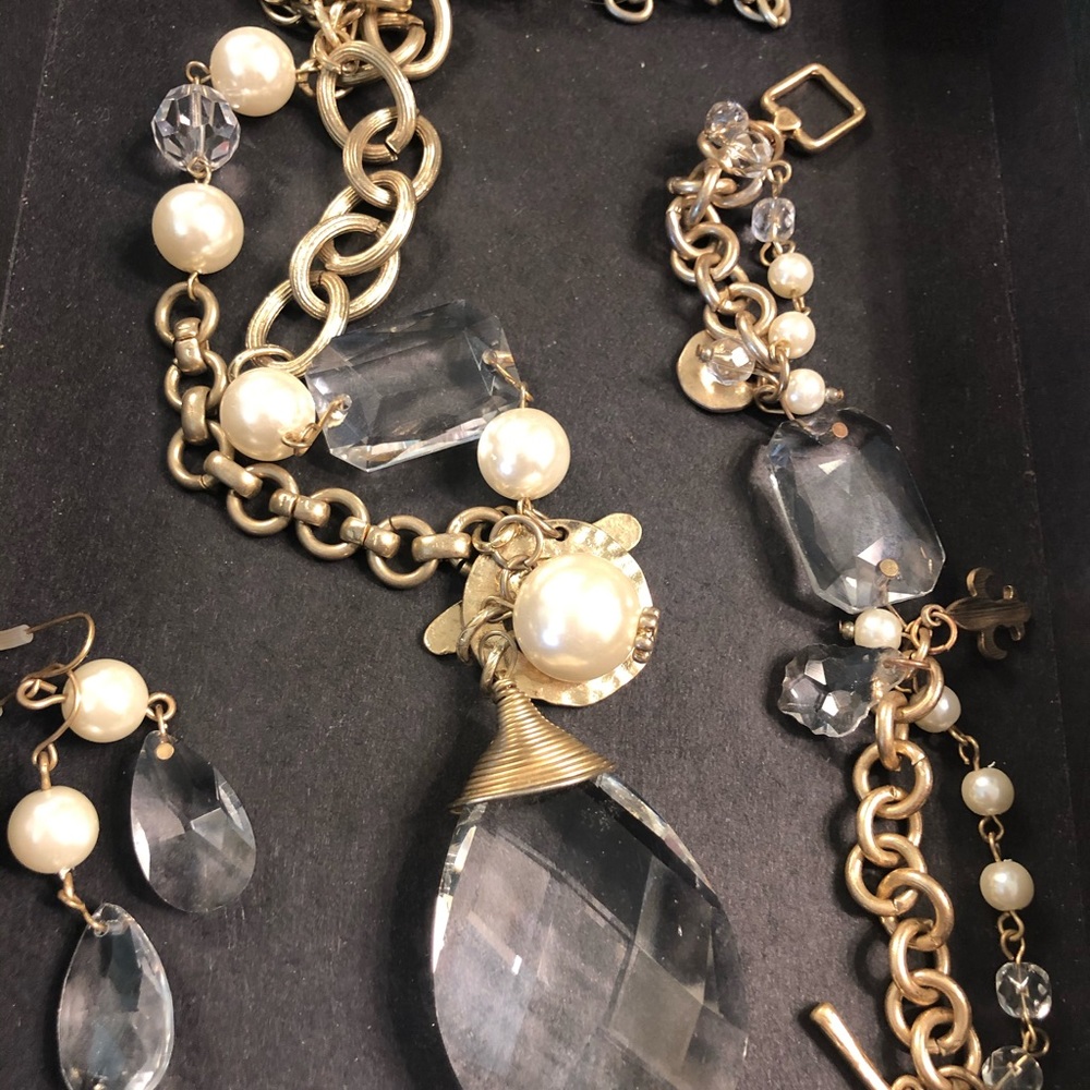 Gold, pearl/crystal necklace, earrings & bracelet